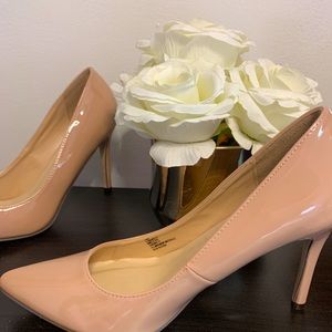 Nude heel - pump